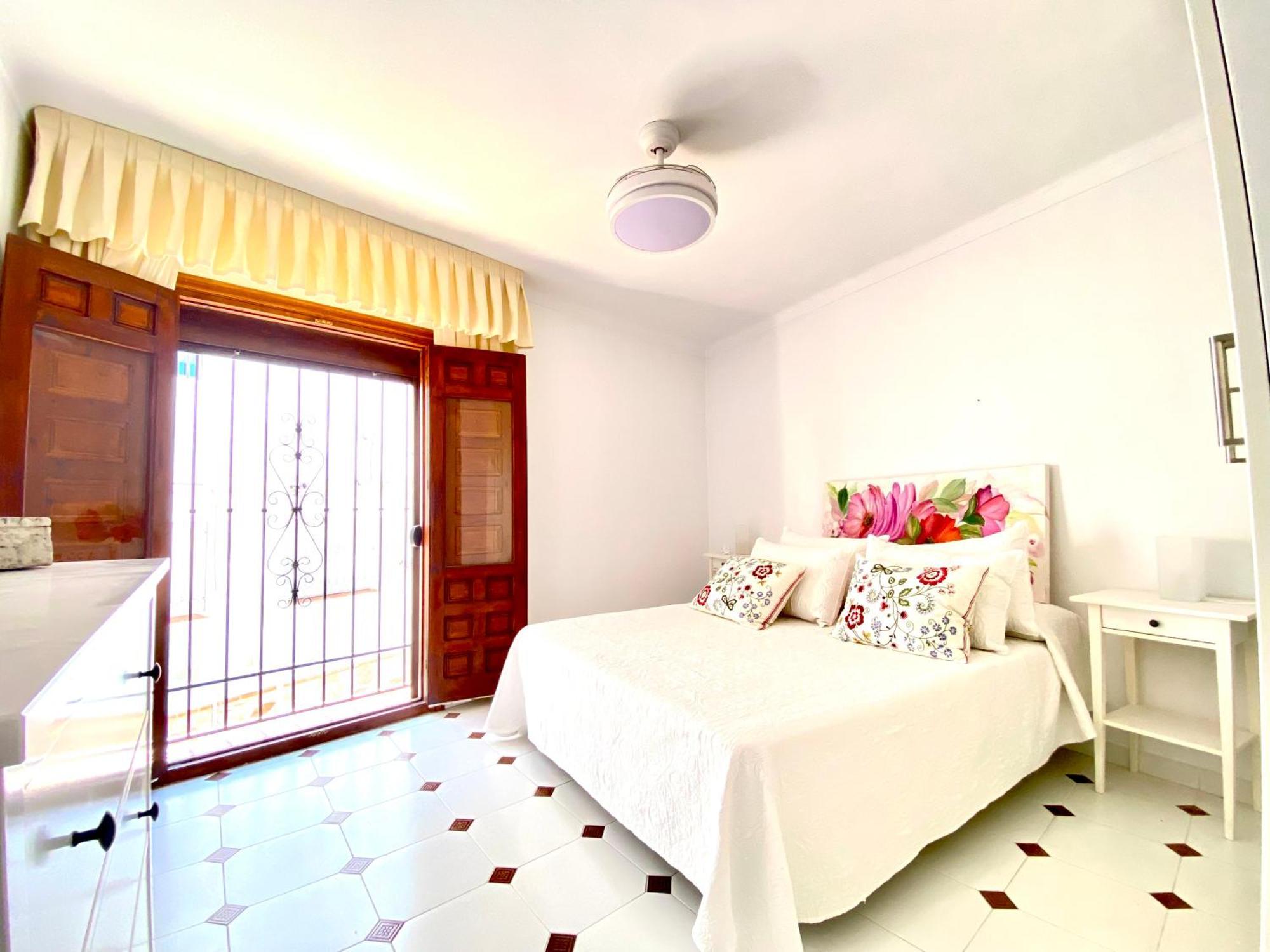 Casa Miguel - 3 Beautiful Apartments Availabe Sayalonga Rum bild