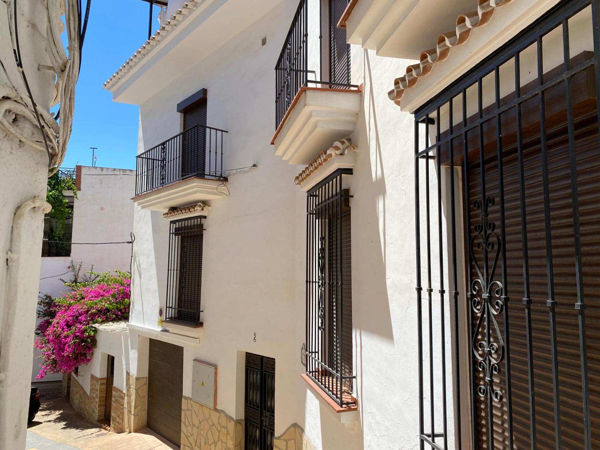 Casa Miguel - 3 Beautiful Apartments Availabe Sayalonga Exteriör bild