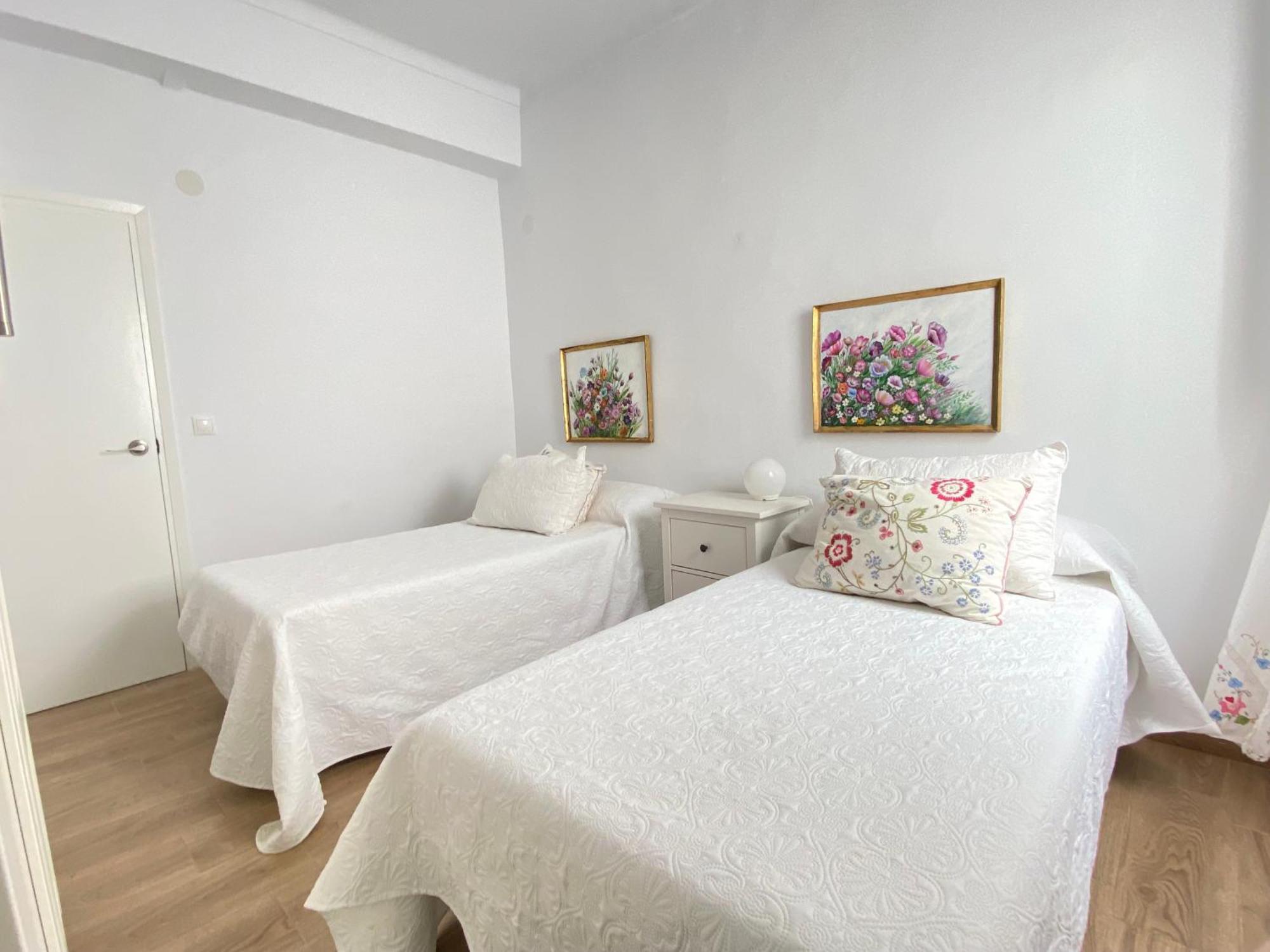 Casa Miguel - 3 Beautiful Apartments Availabe Sayalonga Rum bild