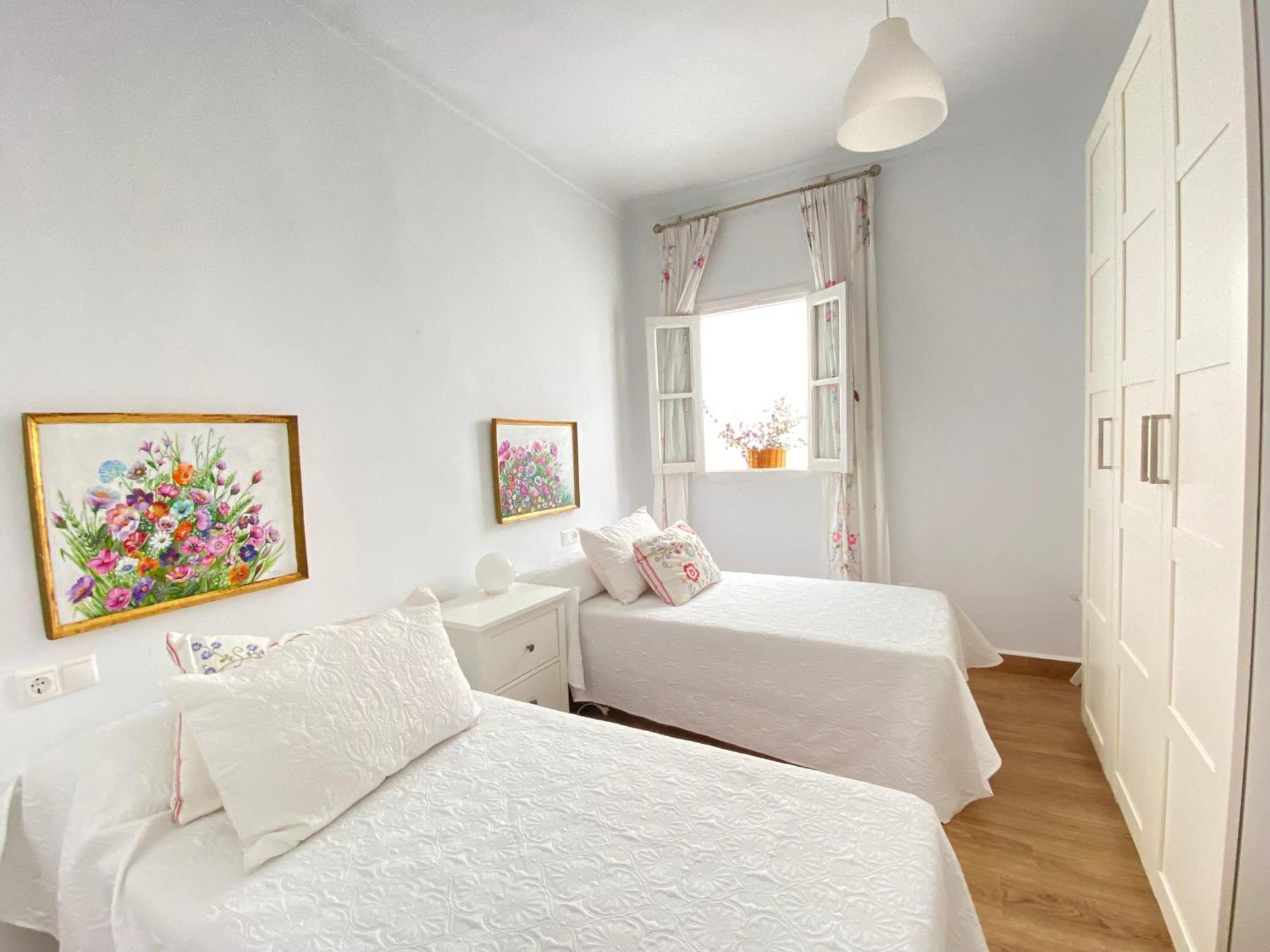 Casa Miguel - 3 Beautiful Apartments Availabe Sayalonga Rum bild